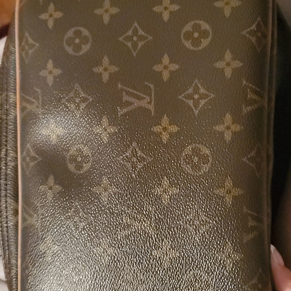 Authentic Louis Vuitton Reporter - Picture 5 of 11
